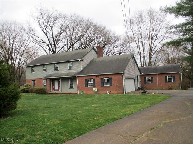 1303 Stonington Drive, Youngstown, OH 44505