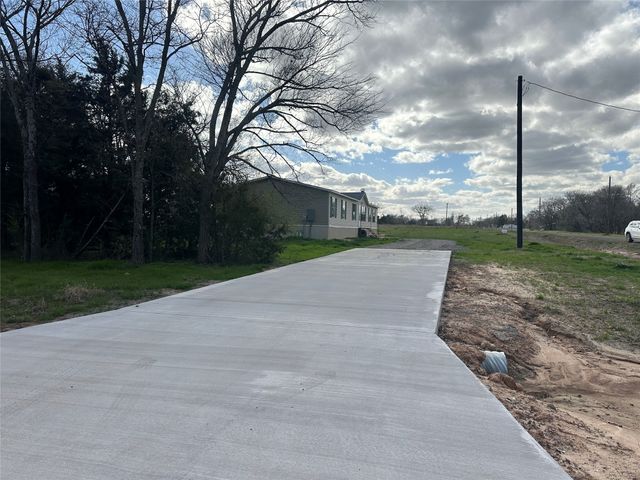 230 Largo Street, Bonham, TX 75418