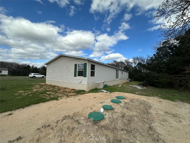 230 Largo Street, Bonham, TX 75418