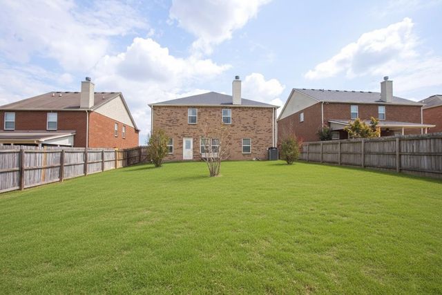 1006 Patmore Ln, Hendersonville, TN 37075