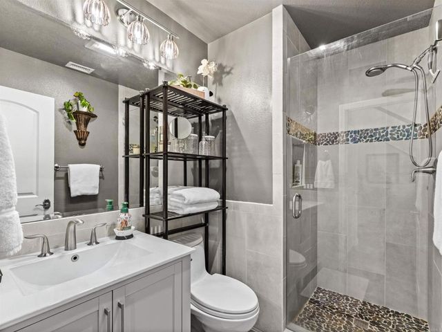2475 Quail Creek Place, Escondido, CA 92027