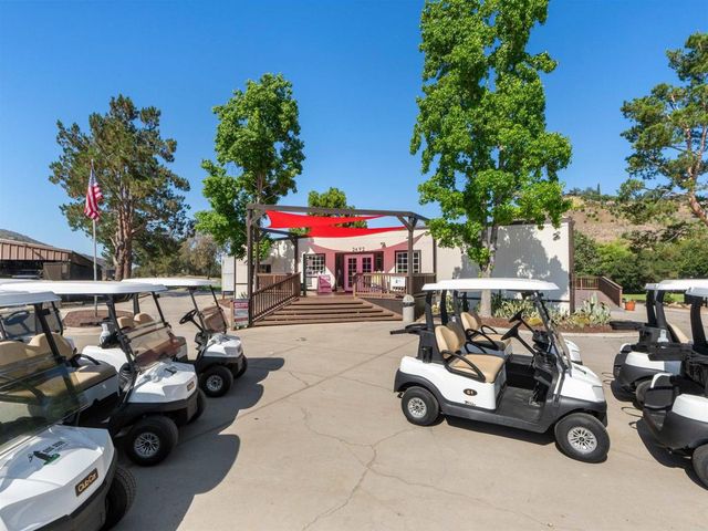 2475 Quail Creek Place, Escondido, CA 92027