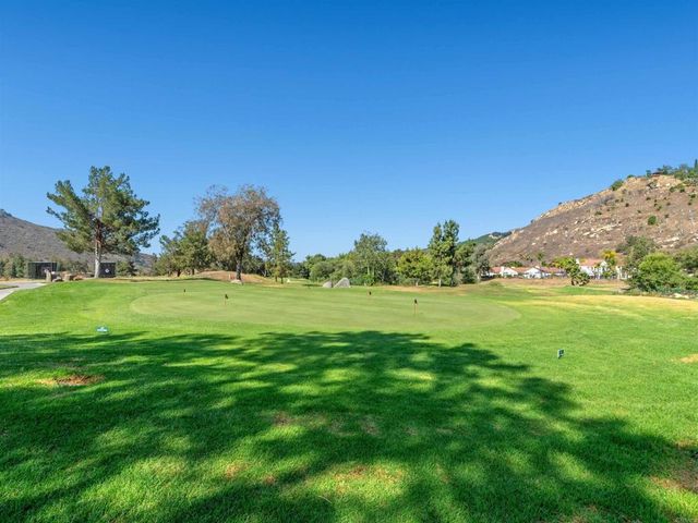 2475 Quail Creek Place, Escondido, CA 92027
