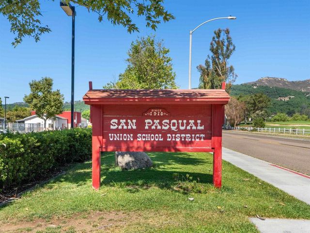 2475 Quail Creek Place, Escondido, CA 92027