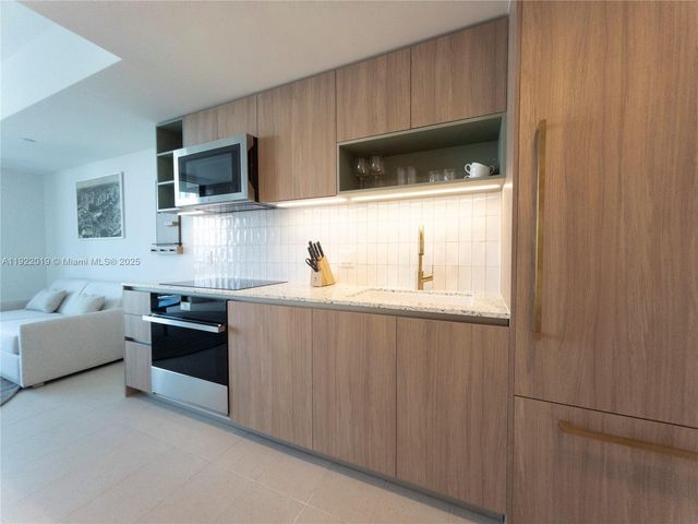 159 NE 6th St 2508, Miami, FL 33132