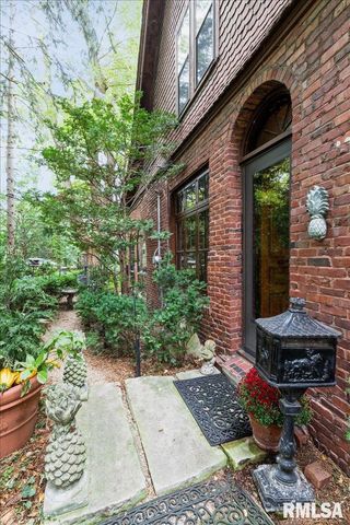 738 N BROAD Street, Galesburg, IL 61401