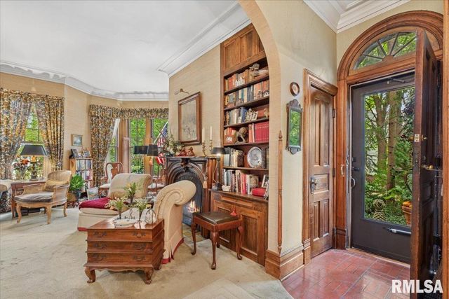 738 N BROAD Street, Galesburg, IL 61401