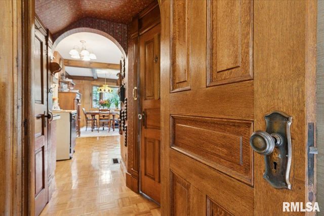 738 N BROAD Street, Galesburg, IL 61401