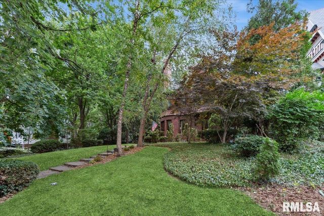 738 N BROAD Street, Galesburg, IL 61401