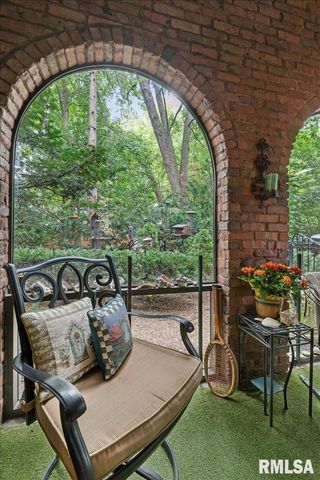 738 N BROAD Street, Galesburg, IL 61401