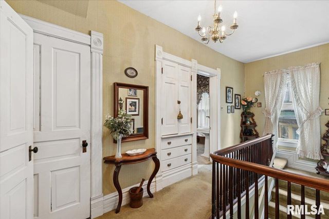 738 N BROAD Street, Galesburg, IL 61401