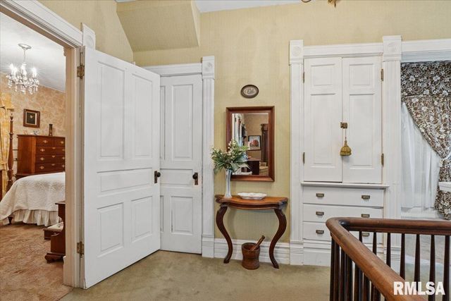 738 N BROAD Street, Galesburg, IL 61401