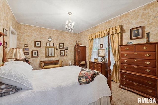 738 N BROAD Street, Galesburg, IL 61401