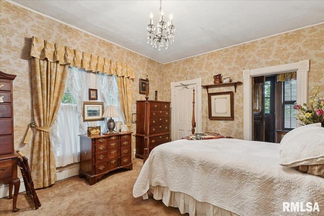 738 N BROAD Street, Galesburg, IL 61401