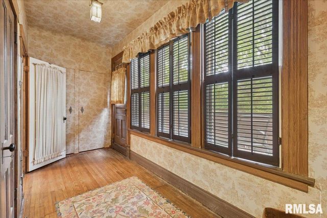 738 N BROAD Street, Galesburg, IL 61401