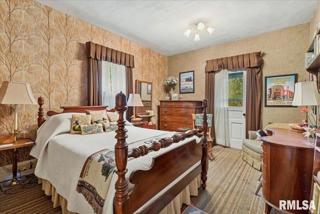 738 N BROAD Street, Galesburg, IL 61401