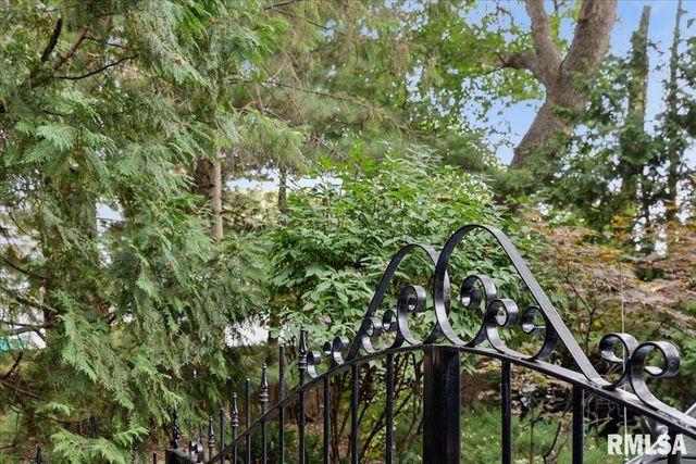 738 N BROAD Street, Galesburg, IL 61401