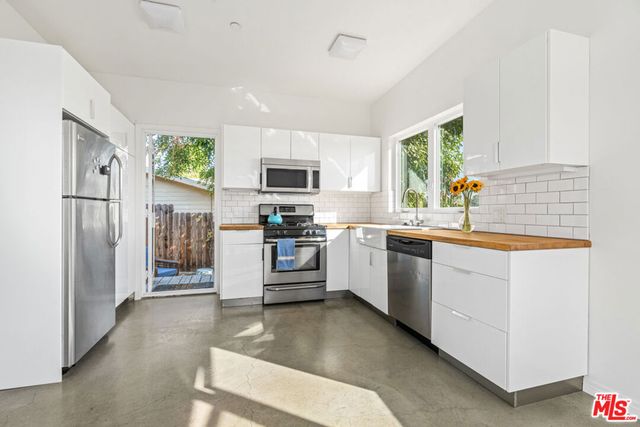 2275 Ewing Street, Los Angeles, CA 90039