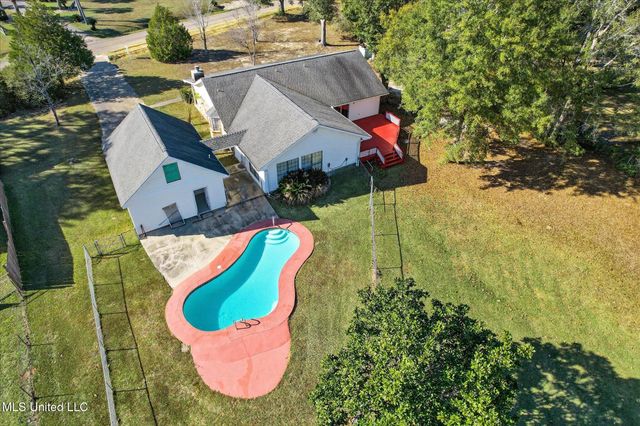 17080 Fenton Dedeaux Road, Kiln, MS 39556