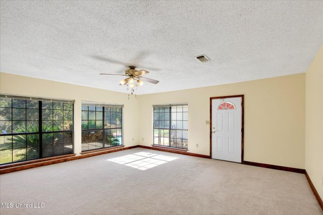 17080 Fenton Dedeaux Road, Kiln, MS 39556