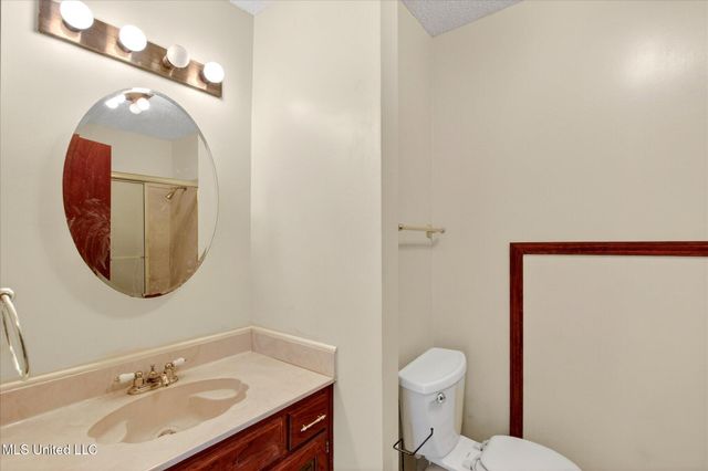 17080 Fenton Dedeaux Road, Kiln, MS 39556