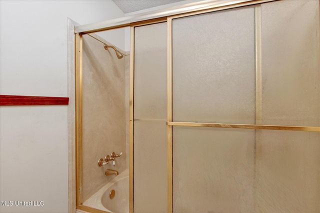 17080 Fenton Dedeaux Road, Kiln, MS 39556