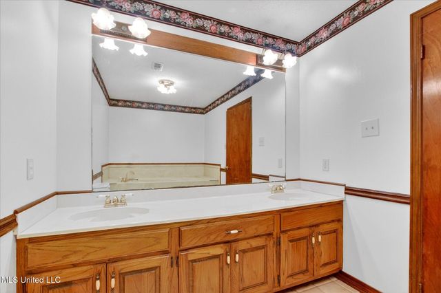 17080 Fenton Dedeaux Road, Kiln, MS 39556