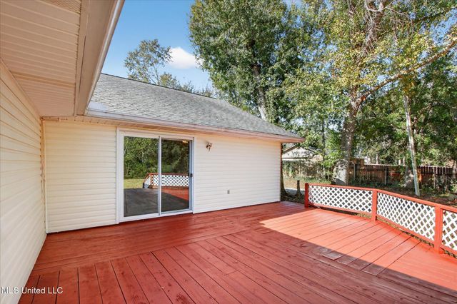 17080 Fenton Dedeaux Road, Kiln, MS 39556