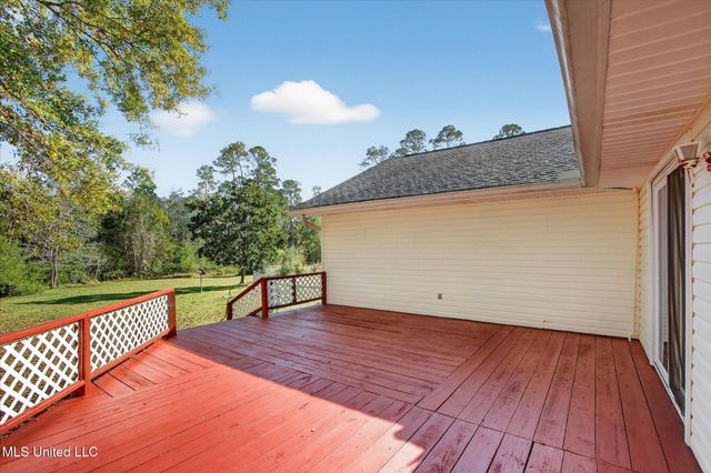 17080 Fenton Dedeaux Road, Kiln, MS 39556
