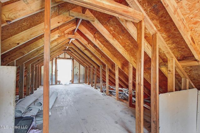 17080 Fenton Dedeaux Road, Kiln, MS 39556