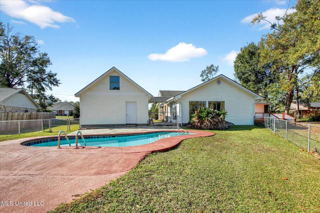 17080 Fenton Dedeaux Road, Kiln, MS 39556