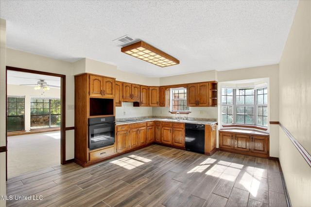 17080 Fenton Dedeaux Road, Kiln, MS 39556