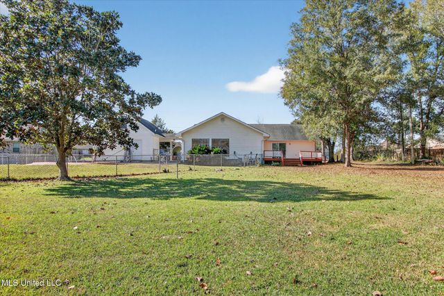 17080 Fenton Dedeaux Road, Kiln, MS 39556
