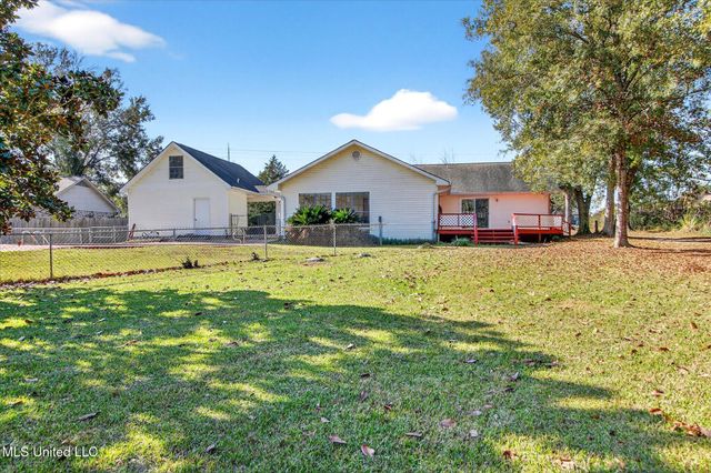 17080 Fenton Dedeaux Road, Kiln, MS 39556