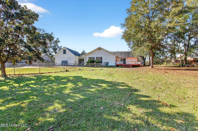 17080 Fenton Dedeaux Road, Kiln, MS 39556