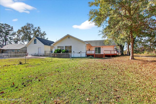 17080 Fenton Dedeaux Road, Kiln, MS 39556