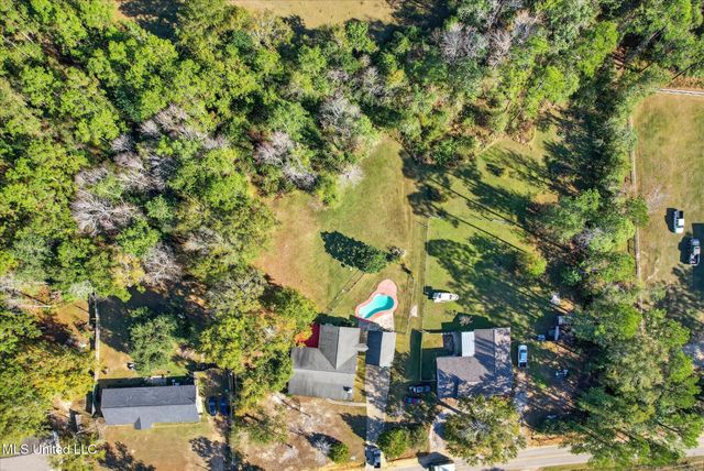 17080 Fenton Dedeaux Road, Kiln, MS 39556