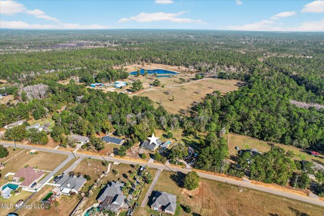 17080 Fenton Dedeaux Road, Kiln, MS 39556