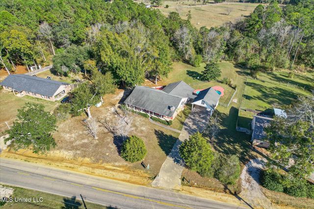 17080 Fenton Dedeaux Road, Kiln, MS 39556