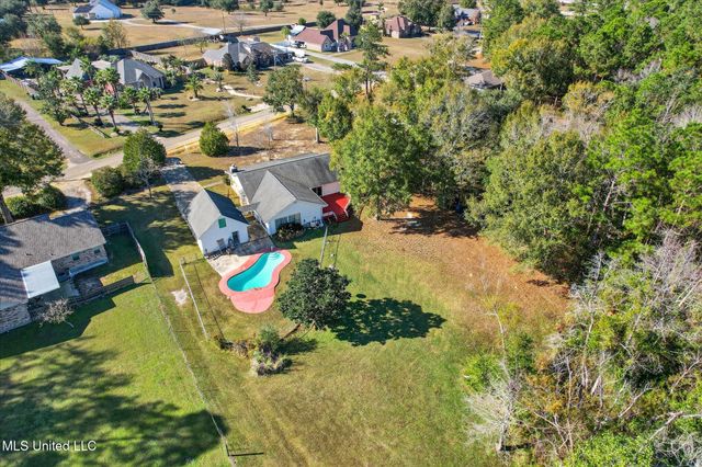 17080 Fenton Dedeaux Road, Kiln, MS 39556