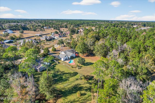 17080 Fenton Dedeaux Road, Kiln, MS 39556