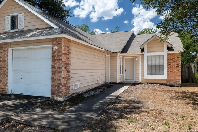 9213 Shadow Crest Dr, Converse, TX 78109