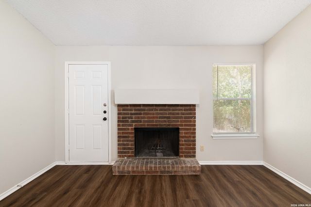 9213 Shadow Crest Dr, Converse, TX 78109