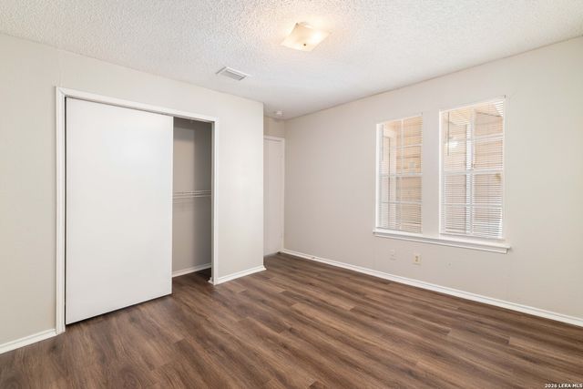 9213 Shadow Crest Dr, Converse, TX 78109