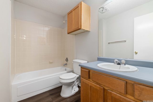 9213 Shadow Crest Dr, Converse, TX 78109