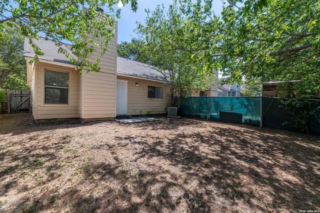 9213 Shadow Crest Dr, Converse, TX 78109
