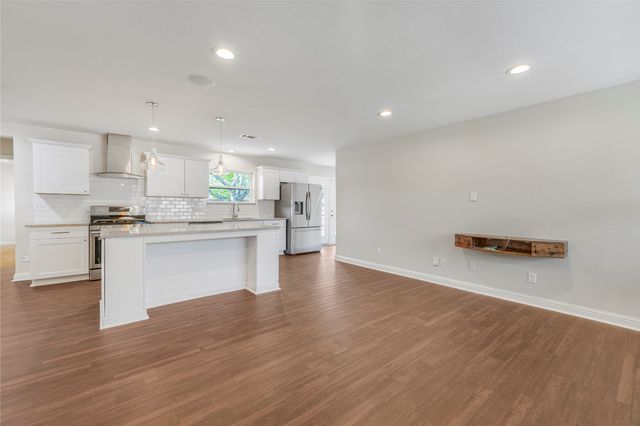 3042 Amber Lane, Farmers Branch, TX 75234