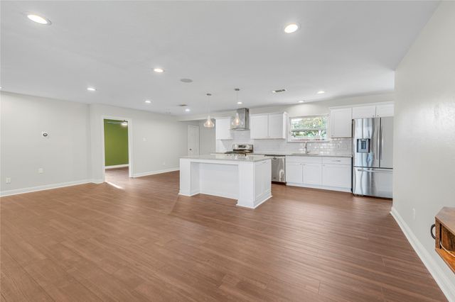 3042 Amber Lane, Farmers Branch, TX 75234