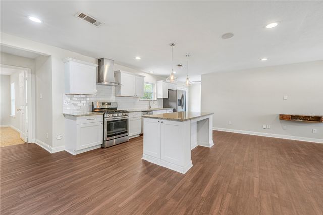 3042 Amber Lane, Farmers Branch, TX 75234