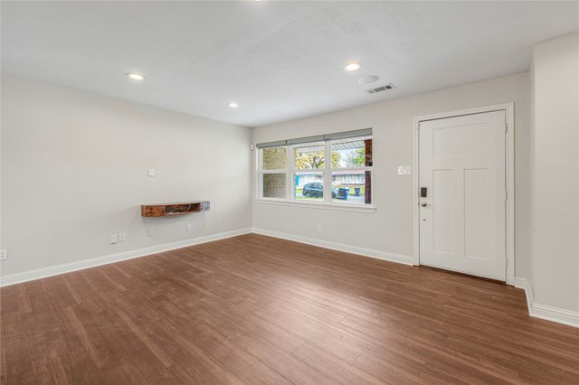 3042 Amber Lane, Farmers Branch, TX 75234